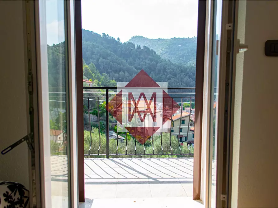 Immagine 1 di Casa trifamiliare in vendita  in Case Baussi, 39 a Ventimiglia