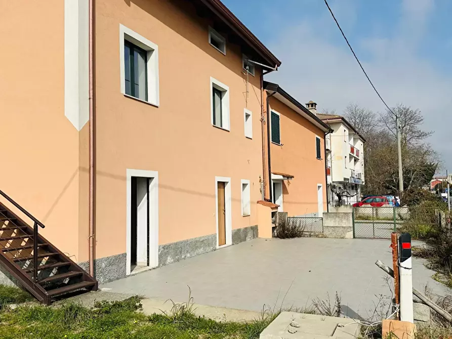 Immagine 2 di Casa bifamiliare in affitto  in Via Piano Lago a Bianchi