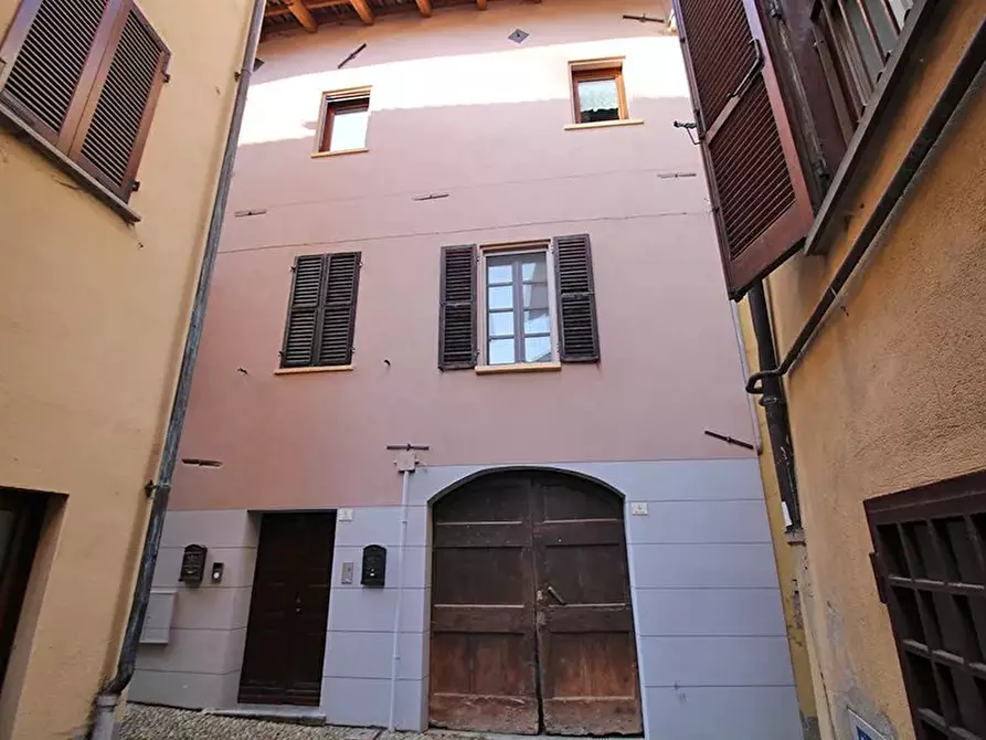 Immagine 11 di Casa trifamiliare in vendita  a Dogliani