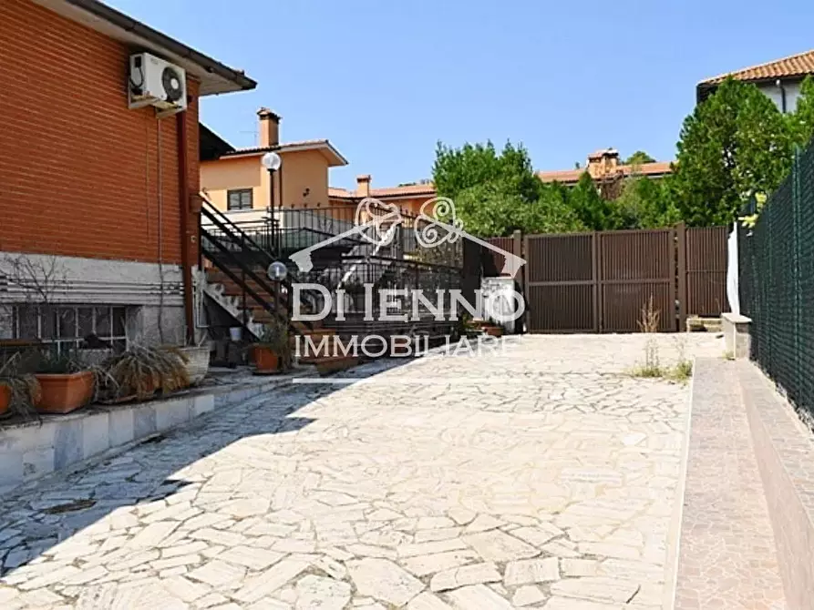 Immagine 4 di Casa trifamiliare in vendita  a Rignano Flaminio