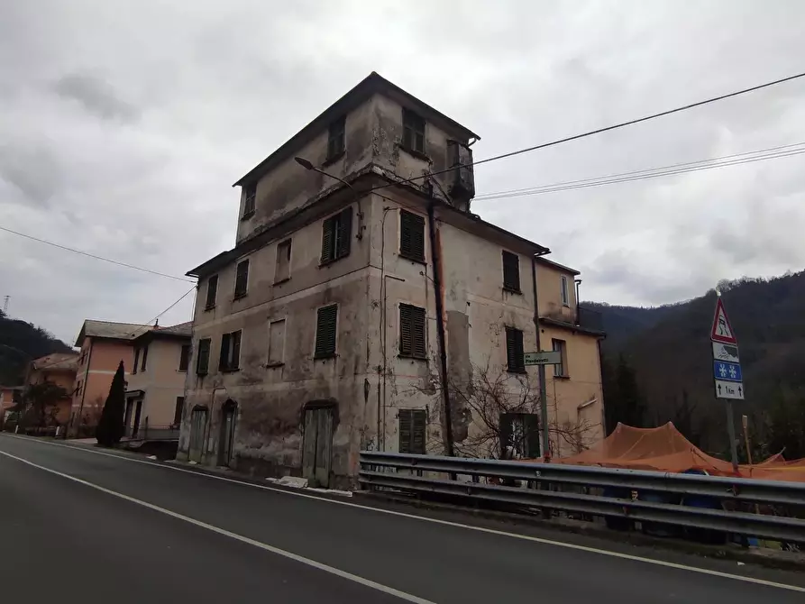 Immagine 2 di Casa trifamiliare in vendita  in Via Pian dei Ratti Pian dei Ratti-pianezza a Coreglia Ligure