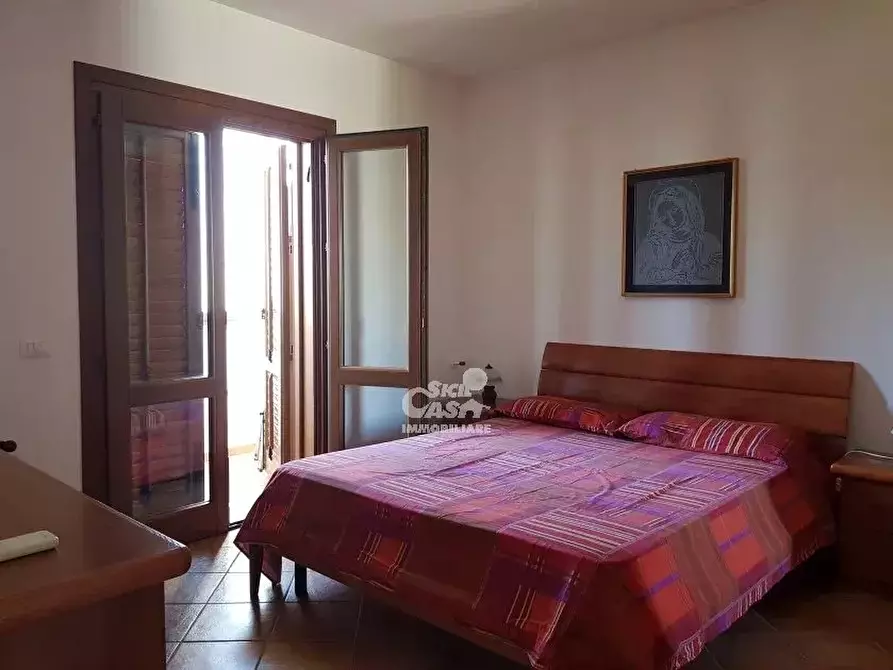 Immagine 2 di Casa trifamiliare in vendita  a Marsala