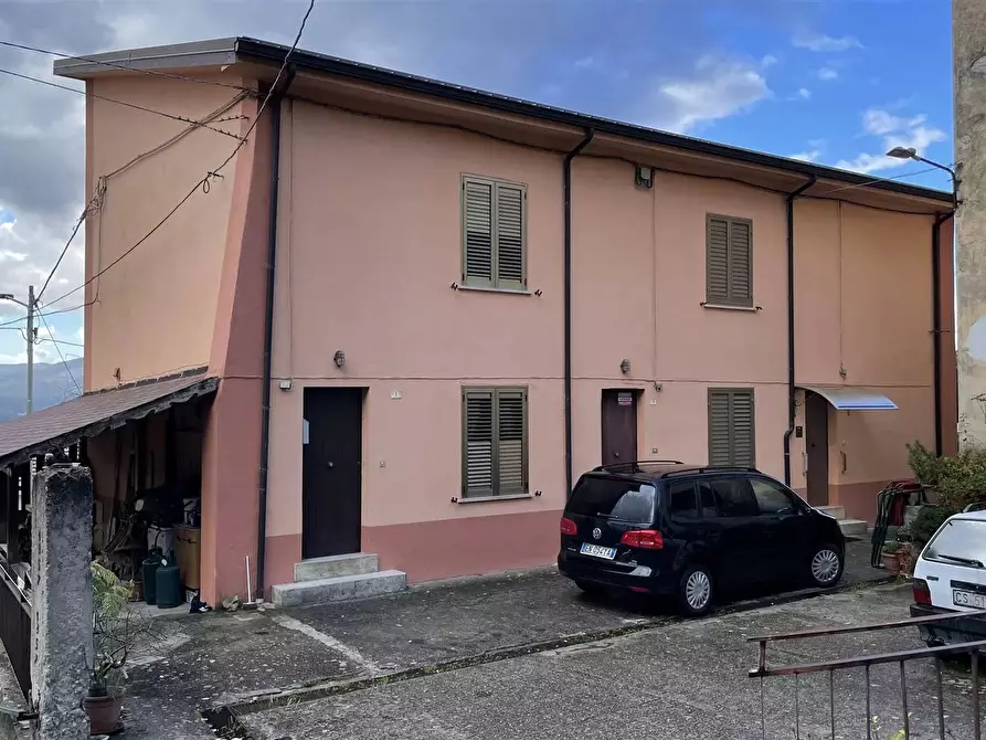 Immagine 2 di Casa trifamiliare in vendita  a Bianchi