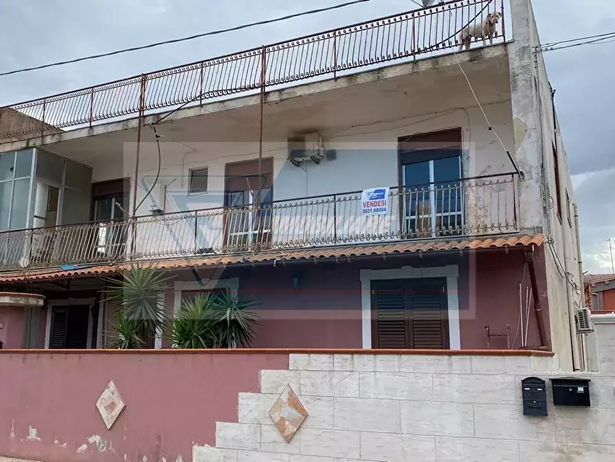 Immagine 2 di Casa trifamiliare in vendita  in Via Favara a Siracusa
