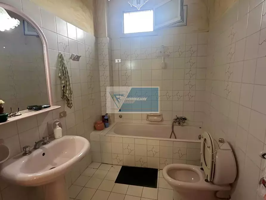 Immagine 21 di Casa trifamiliare in vendita  a Noto