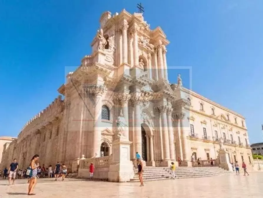 Immagine 15 di Casa trifamiliare in vendita  in Via Vincenzo Mirabella a Siracusa