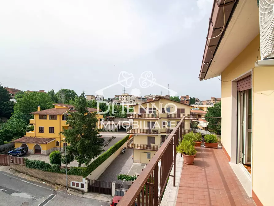 Immagine 13 di Casa trifamiliare in vendita  in Via Castenedolo a Roma