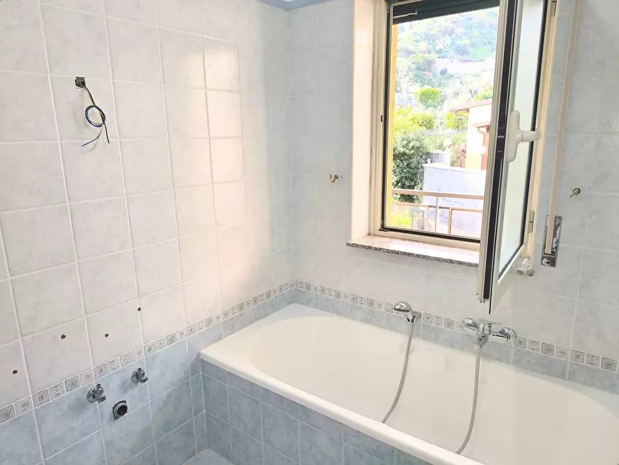 Immagine 27 di Casa trifamiliare in vendita  a Messina