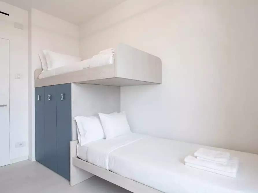 Immagine 23 di Casa trifamiliare in affitto  in via Stresa, 22. a Milano
