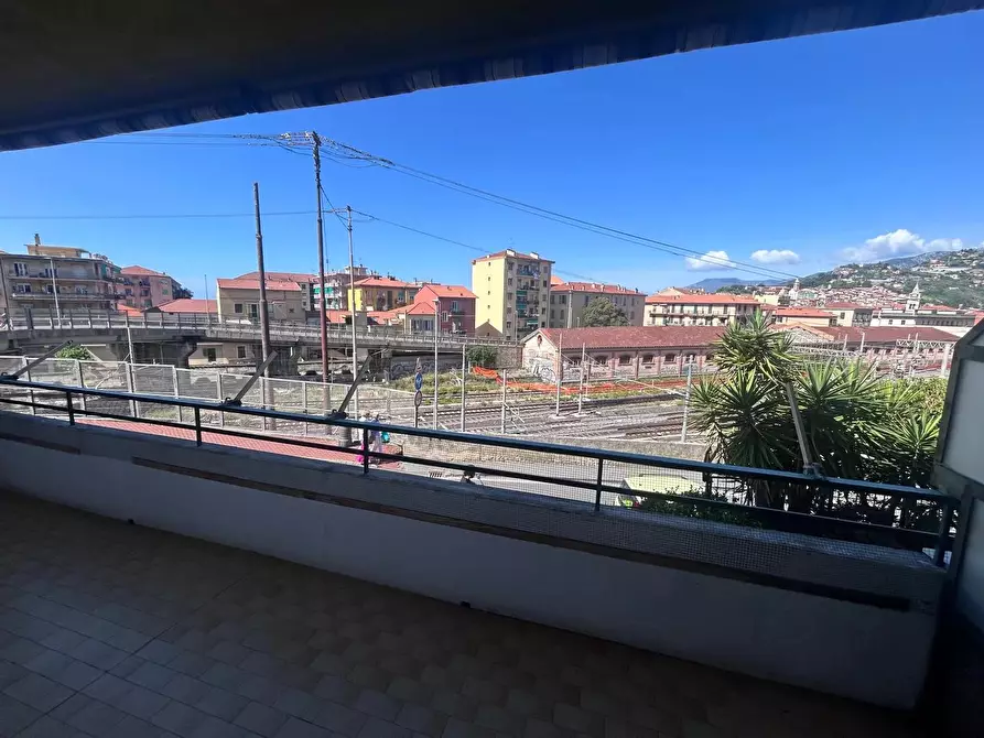 Immagine 12 di Casa trifamiliare in vendita  a Ventimiglia