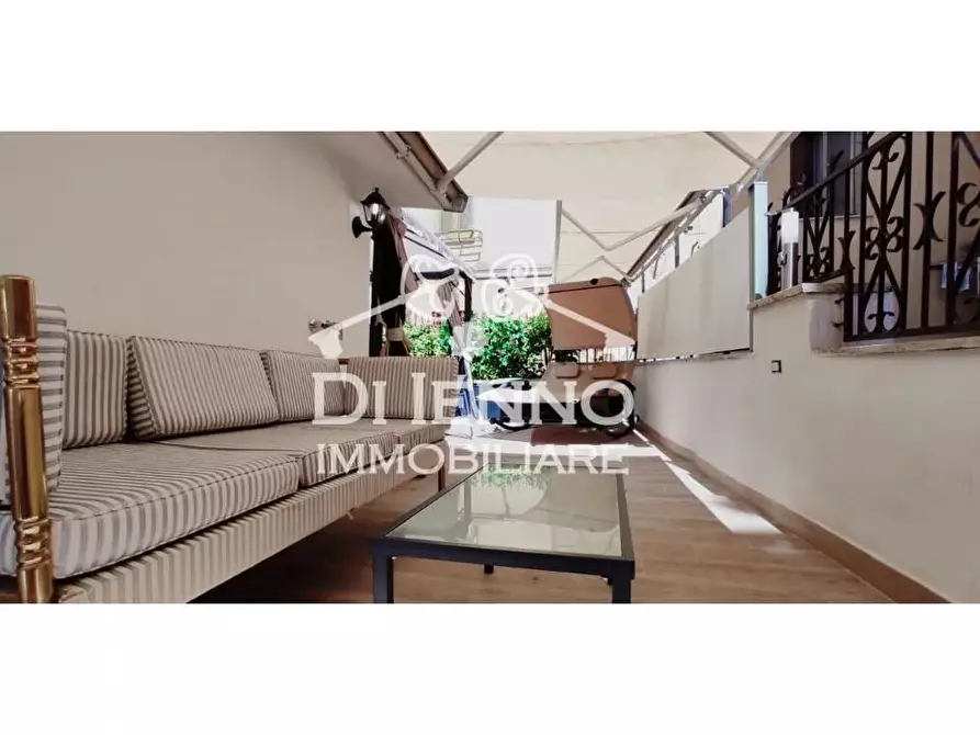 Immagine 20 di Casa trifamiliare in vendita  in Via Napoleone III a Roma