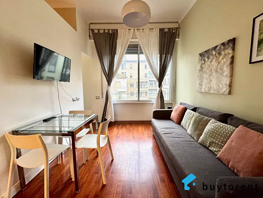 Immagine 17 di Casa trifamiliare in vendita  in Corso di Porta Nuova, 52a a Milano