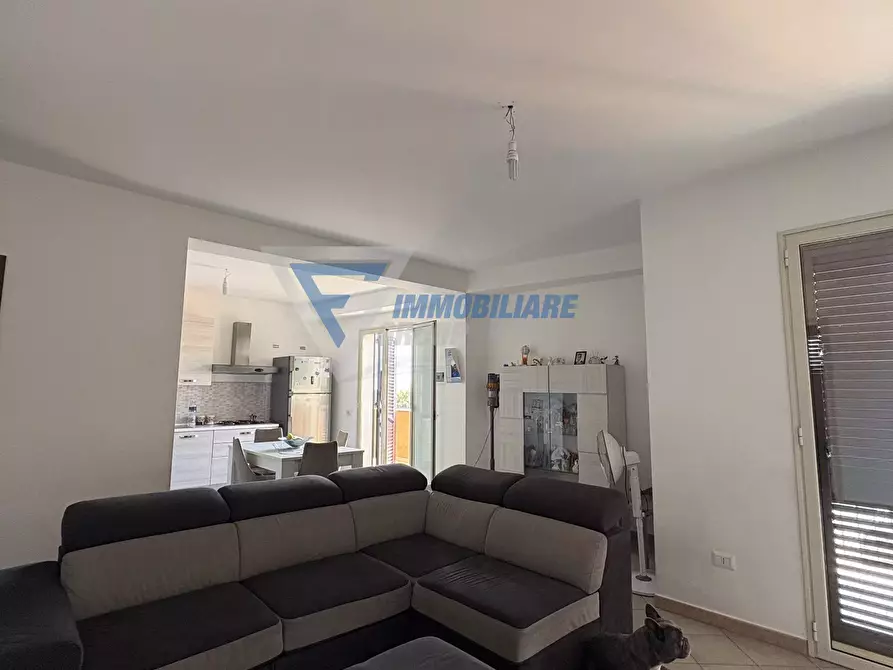 Immagine 1 di Casa trifamiliare in vendita  in Via delle Ortensie a Siracusa