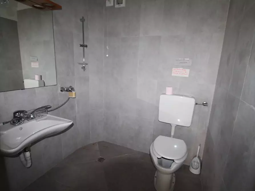 Immagine 16 di Attico in affitto  in Piazza Madonna della Guardia, 1R a Borghetto Santo Spirito