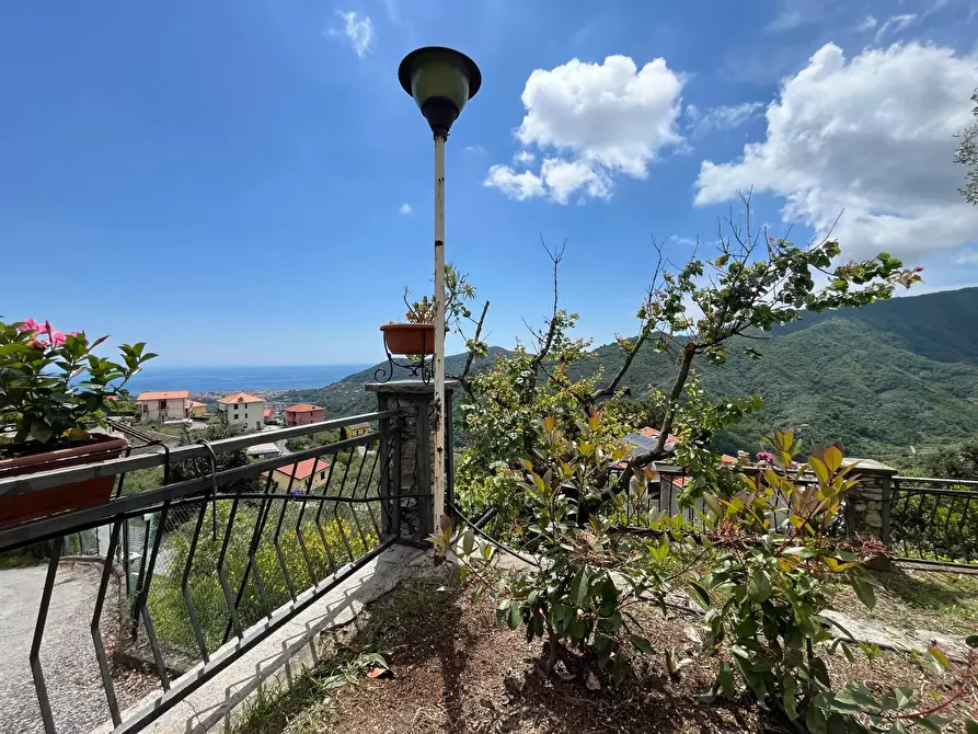 Immagine 8 di Casa trifamiliare in vendita  in via dei caduti a Coreglia Ligure