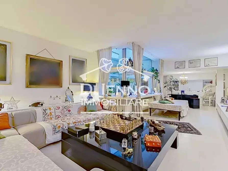 Immagine 7 di Casa trifamiliare in vendita  in Via dei Colli della Farnesina a Roma