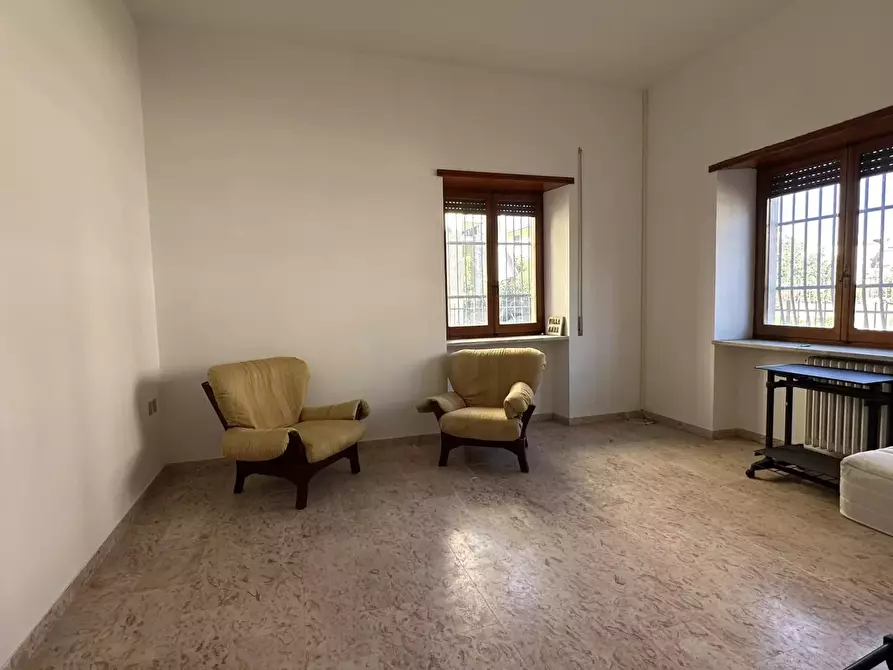 Immagine 4 di Casa trifamiliare in vendita  in Viale della Repubblica, 34 a Altomonte