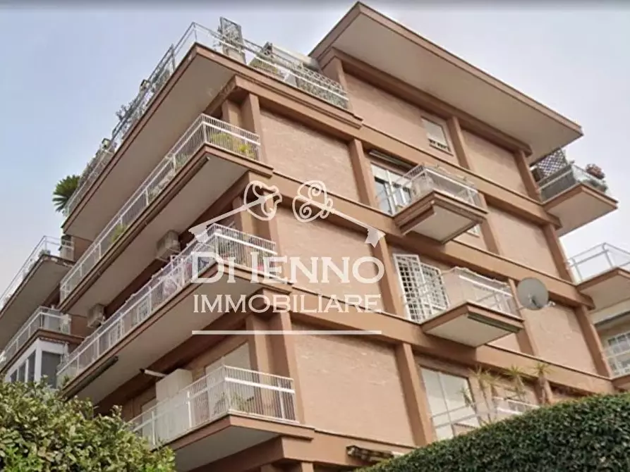 Immagine 10 di Casa trifamiliare in vendita  in Via Teresa Gnoli a Roma