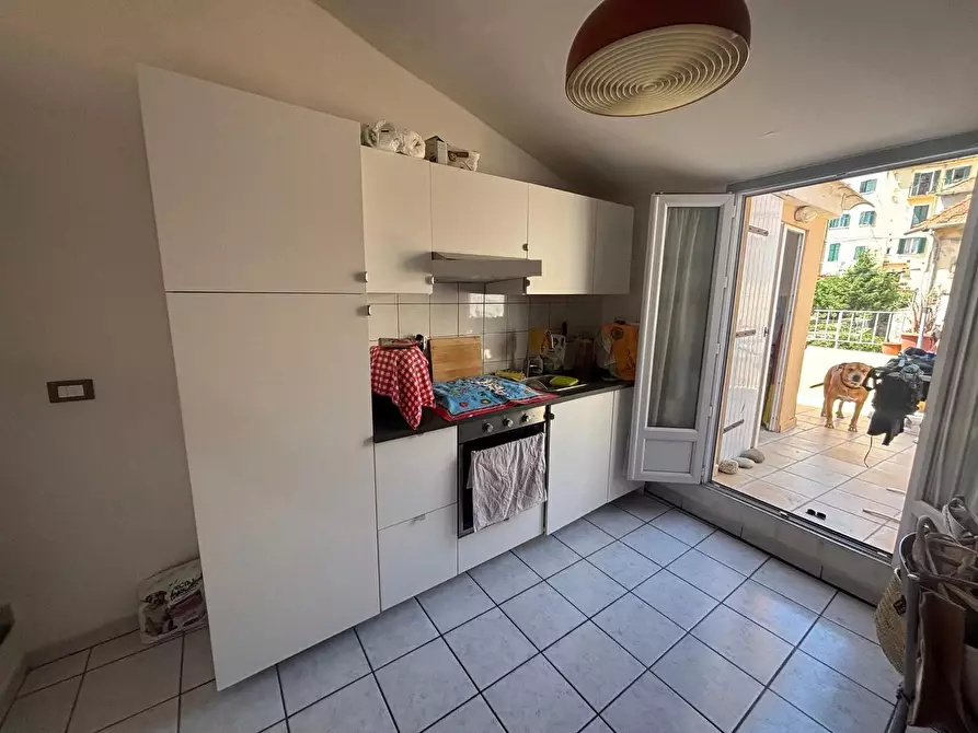 Immagine 3 di Casa trifamiliare in vendita  in Via Piemonte, 19 a Ventimiglia