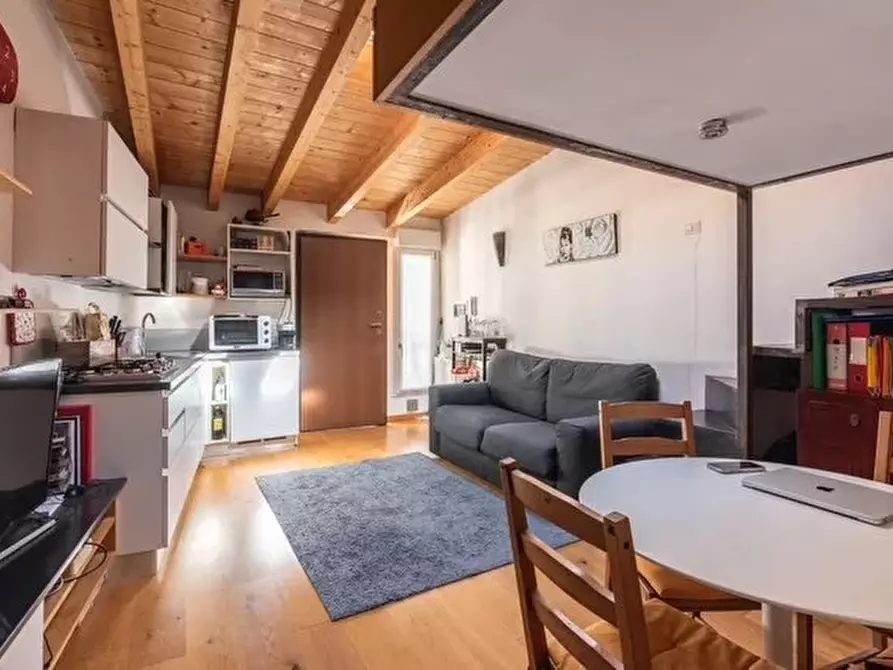 Immagine 1 di Casa trifamiliare in vendita  a Milano