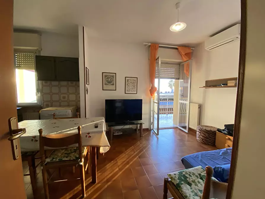 Immagine 2 di Casa trifamiliare in vendita  in Passeggiata Trento e Trieste, 31 a Ventimiglia