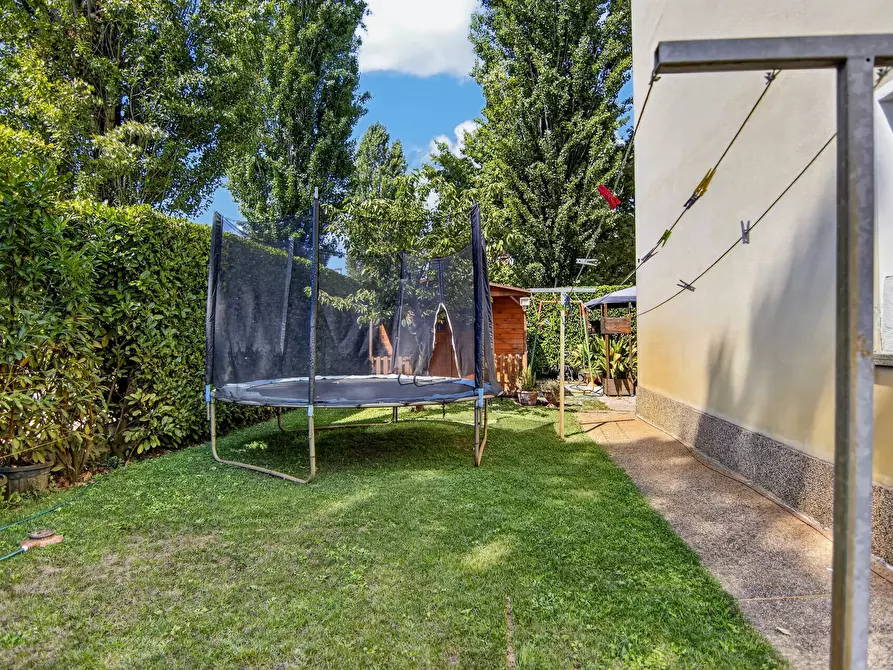 Immagine 7 di Casa trifamiliare in affitto  a Fosso'
