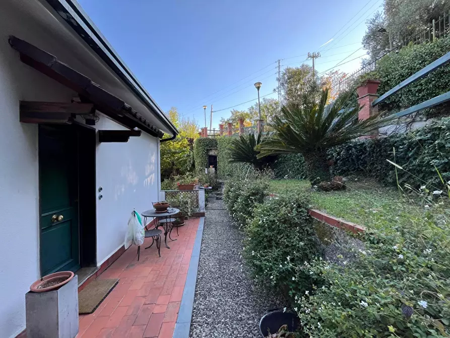 Immagine 7 di Casa trifamiliare in vendita  in Via Sotto la Croce a Rapallo