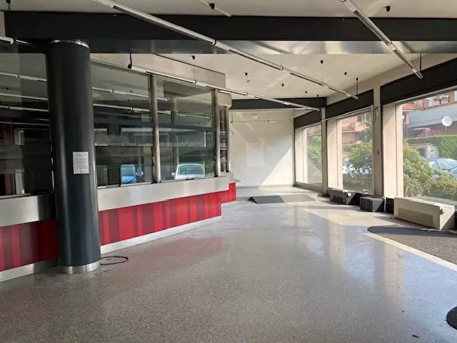 Immagine 22 di Attico in vendita  a Bernate Ticino
