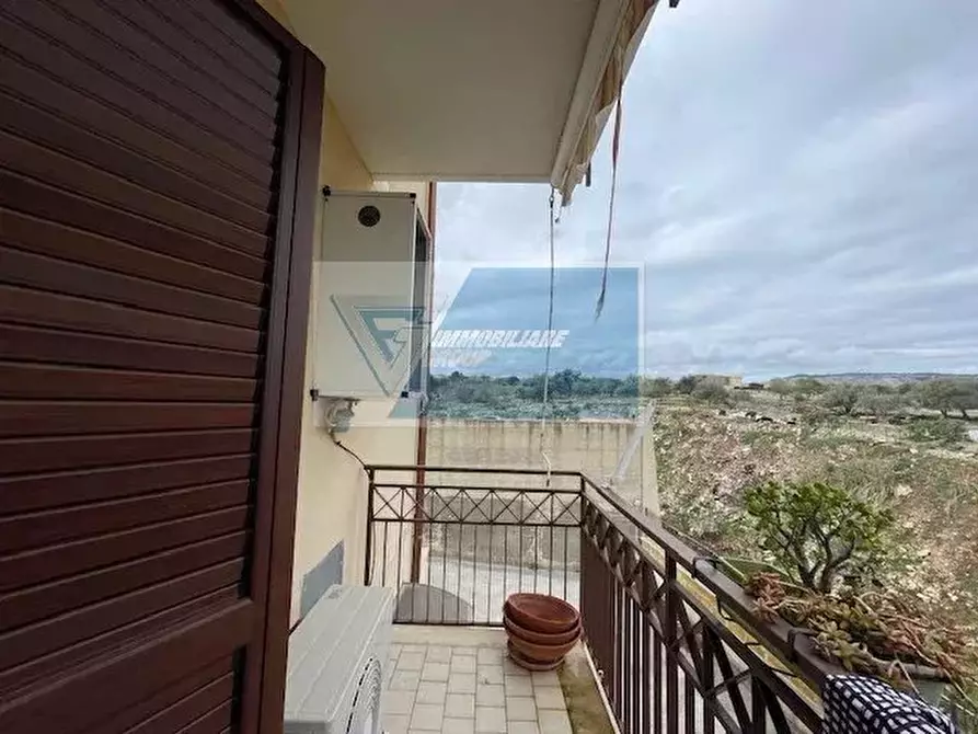 Immagine 26 di Casa trifamiliare in vendita  in Via Capuana a Buccheri