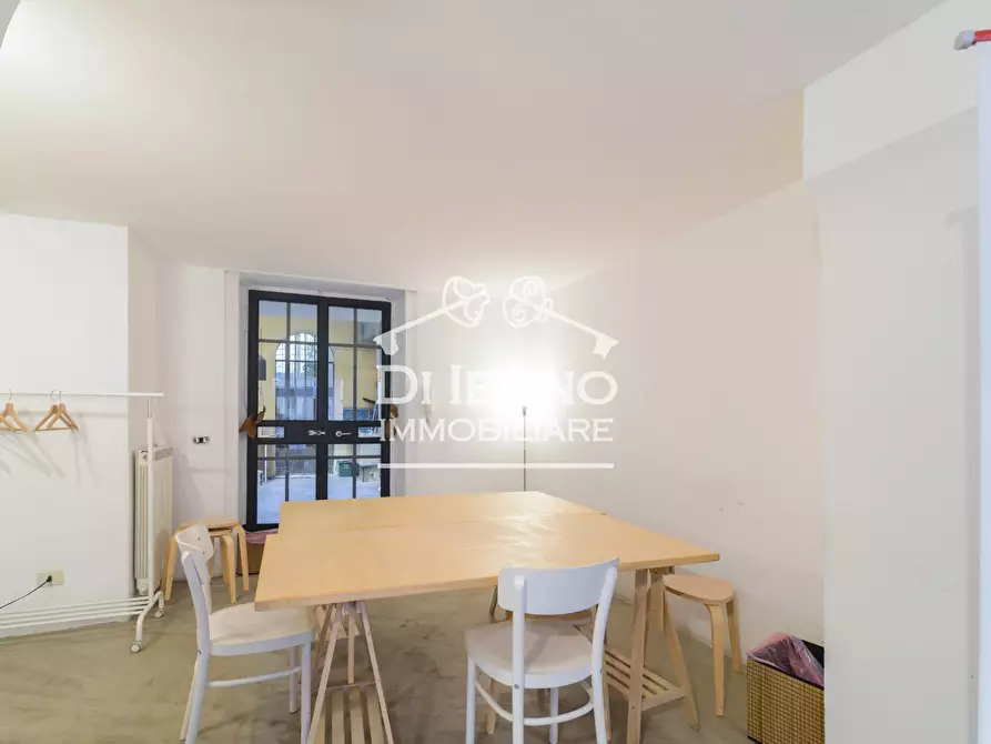 Immagine 5 di Attico in vendita  in Via dei Marsi a Roma