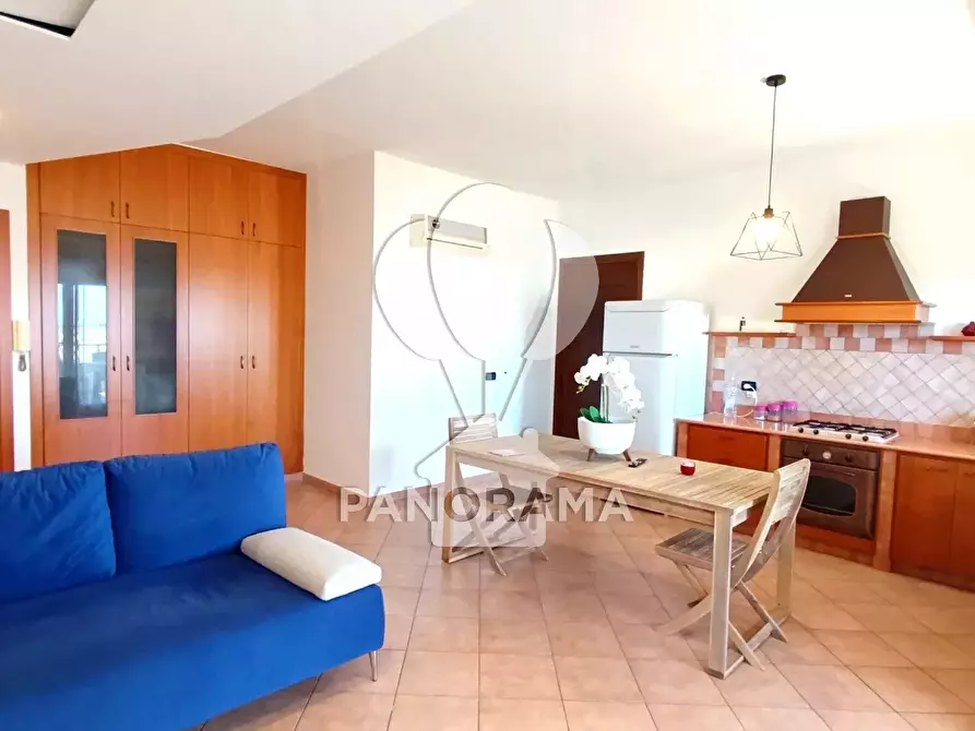 Immagine 9 di Casa trifamiliare in vendita  a Alcamo