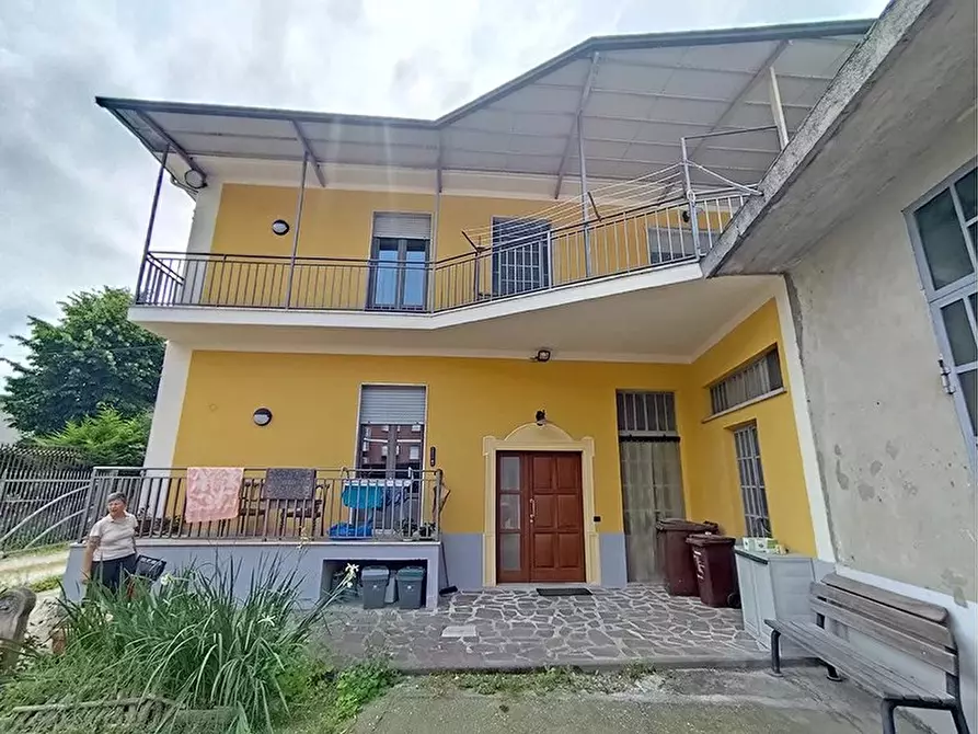 Immagine 24 di Casa trifamiliare in vendita  a Dogliani