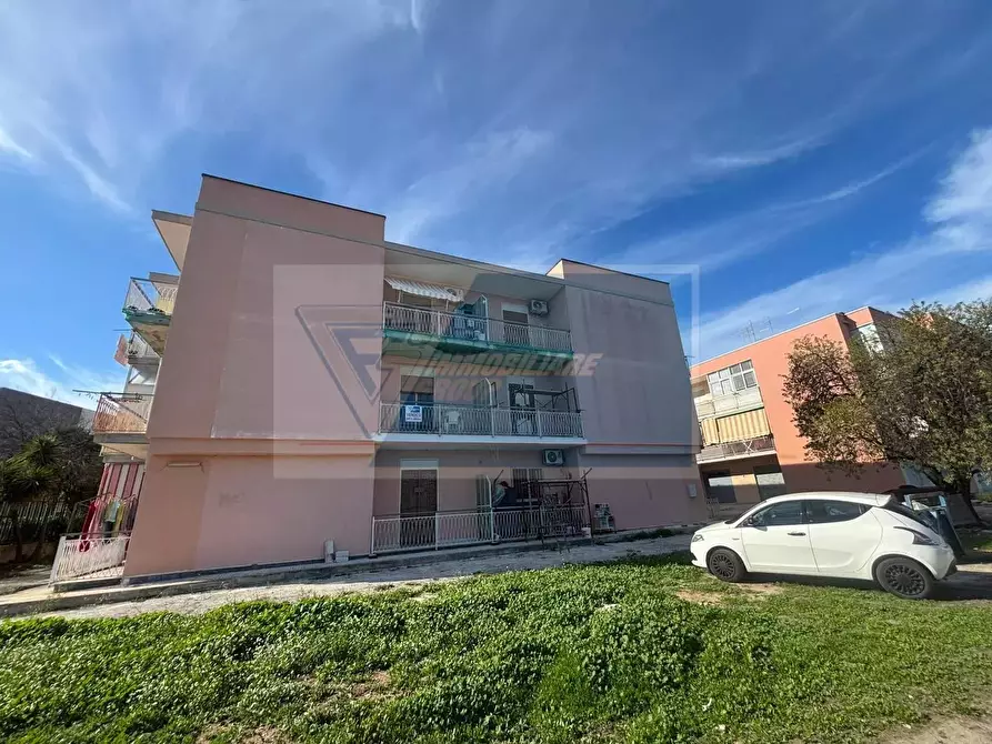 Immagine 2 di Casa trifamiliare in vendita  in Via Monviso a Siracusa