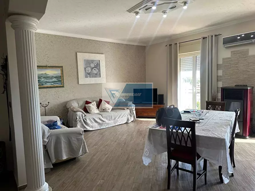 Immagine 4 di Casa trifamiliare in vendita  in Via Salso, 8 a Buccheri