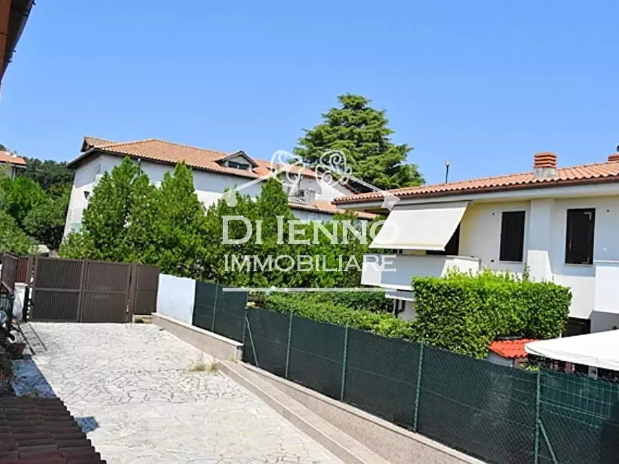 Immagine 48 di Casa trifamiliare in vendita  a Rignano Flaminio