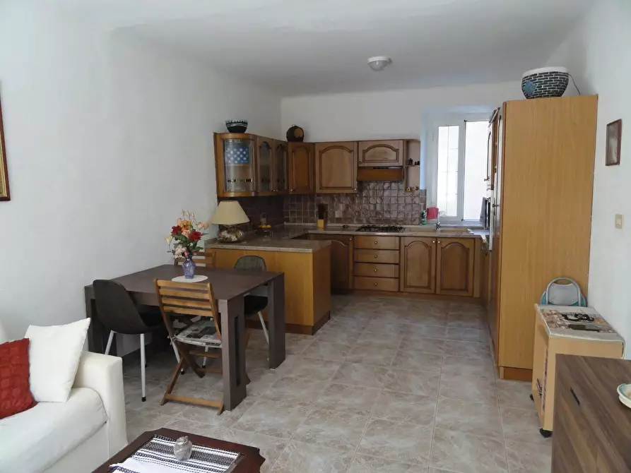 Immagine 4 di Casa trifamiliare in vendita  in Vico Sottorocchetta 8 a Ventimiglia