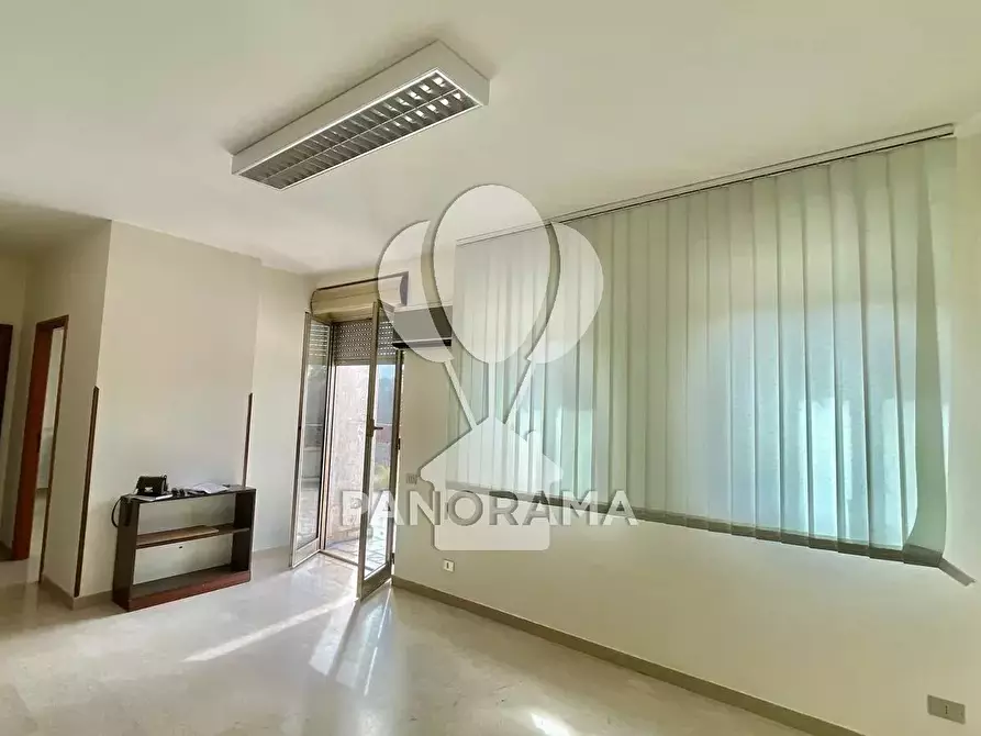 Immagine 17 di Castello in affitto  in Via Catania a Palermo