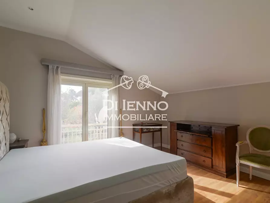 Immagine 23 di Casa trifamiliare in vendita  in Via Riserva del Bagno, 10 a Roma