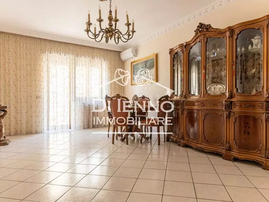 Immagine 2 di Casa trifamiliare in vendita  in Via Cairano a Roma