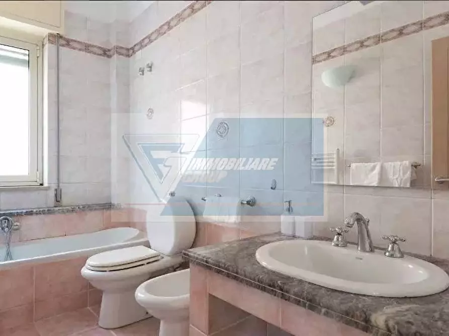 Immagine 12 di Casa trifamiliare in affitto  in Viale Teracati a Siracusa