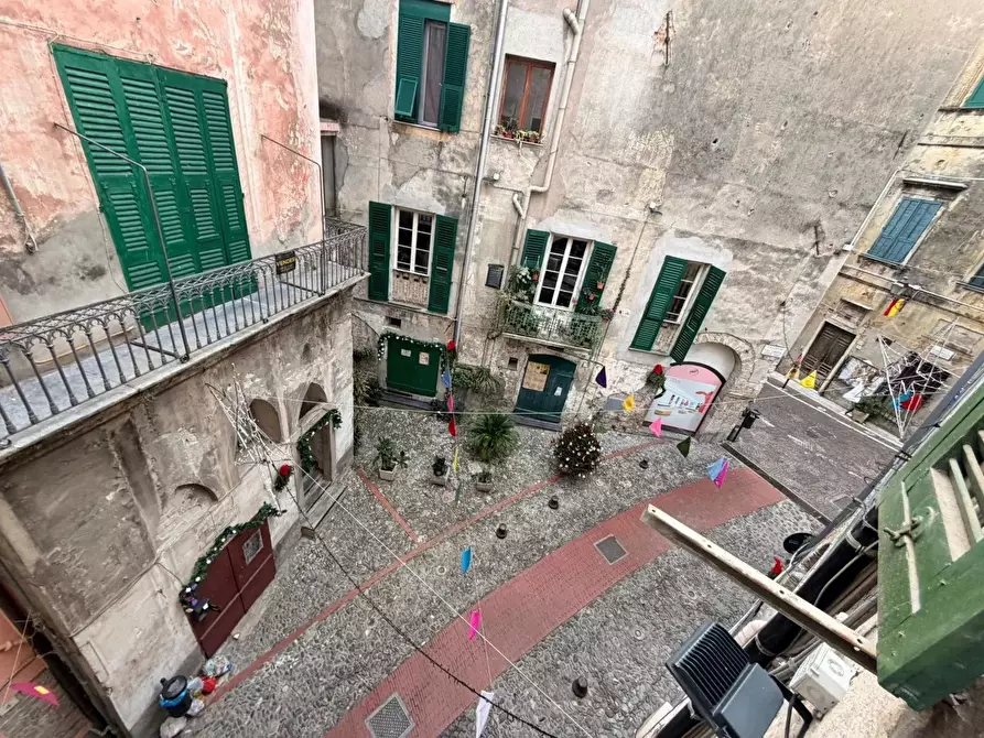 Immagine 1 di Casa trifamiliare in vendita  in Piazza del Canto, 17 a Ventimiglia