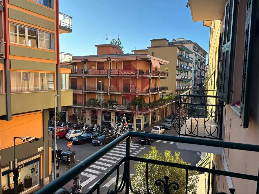 Immagine 4 di Casa trifamiliare in vendita  in Via Ernesto Chiappori, 8 a Ventimiglia