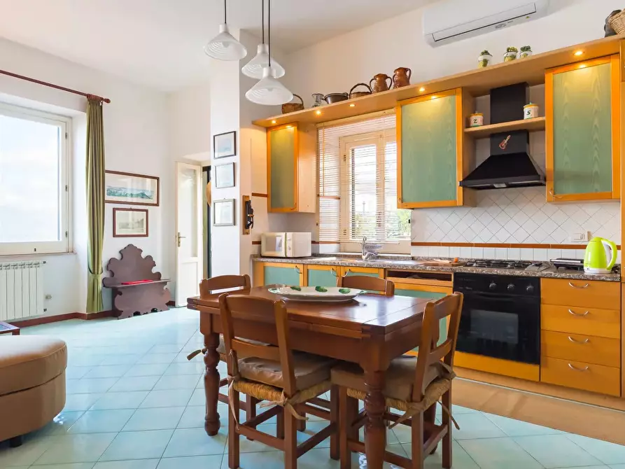 Immagine 5 di Casa trifamiliare in vendita  in via Eddomade, 39. a Casamicciola Terme