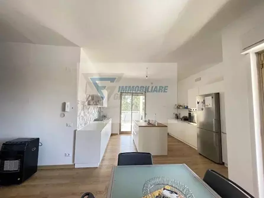 Immagine 2 di Casa trifamiliare in vendita  in Viale Vittorio Veneto a Floridia