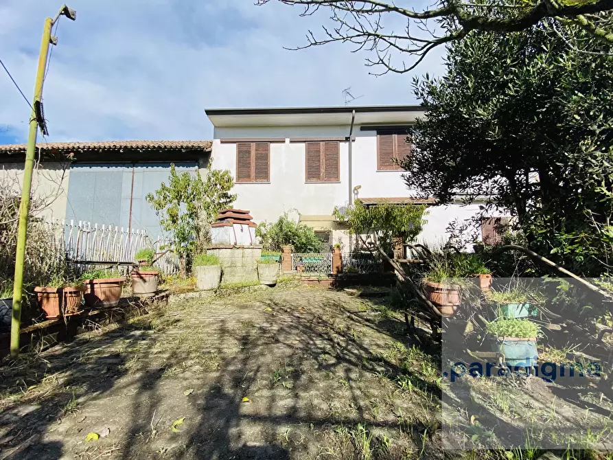 Immagine 33 di Casa trifamiliare in vendita  a Alluvioni Cambio'
