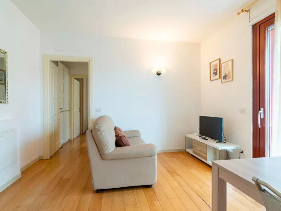 Immagine 3 di Casa trifamiliare in vendita  in Via Bellinzona, 266a a Como