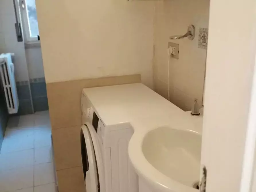 Immagine 17 di Casa trifamiliare in affitto  a Milano