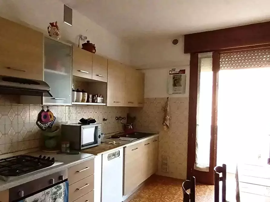 Immagine 2 di Casa trifamiliare in vendita  a Susegana
