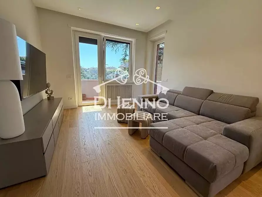 Immagine 2 di Casa trifamiliare in affitto  in Via Madesimo a Roma