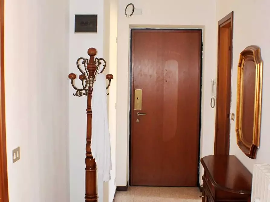 Immagine 15 di Casa trifamiliare in affitto  in Via Abano a Milano